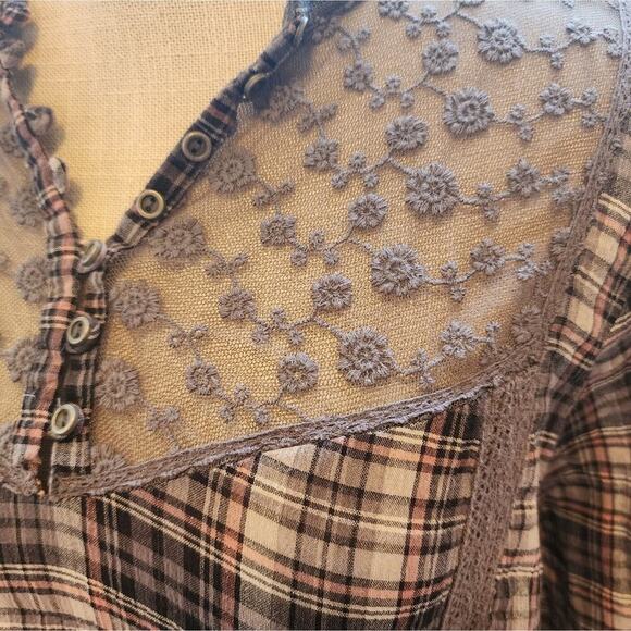 WE THE FREE LACE GRAY PLAID BLOUSE SIZE MED - Picture 4 of 8